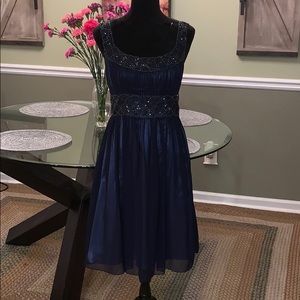 Adrianna Papell Cocktail Dress w/beading